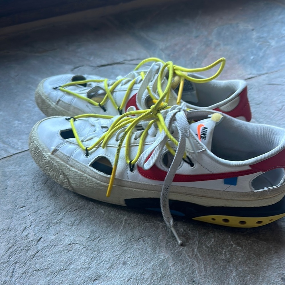Blazer Low x Off-White™
White and University Red
